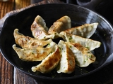 CHICKEN GYOZA japanse dumpling